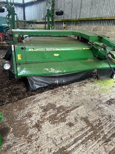 John Deere 1365 mower