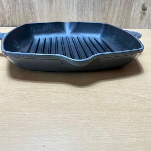 Le Creuset Signature Griddle Skillet Frying Pan 26 Grey Cast Iron
