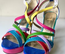 Shoes size 39