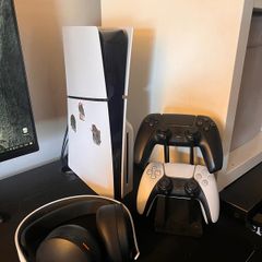 PS5 + Official Sony Headset + 2 Controllers