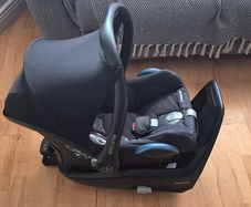 iso fix and car seat from 0 to 1 year old.
