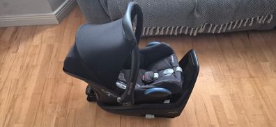 iso fix and car seat from 0 to 1 year old.