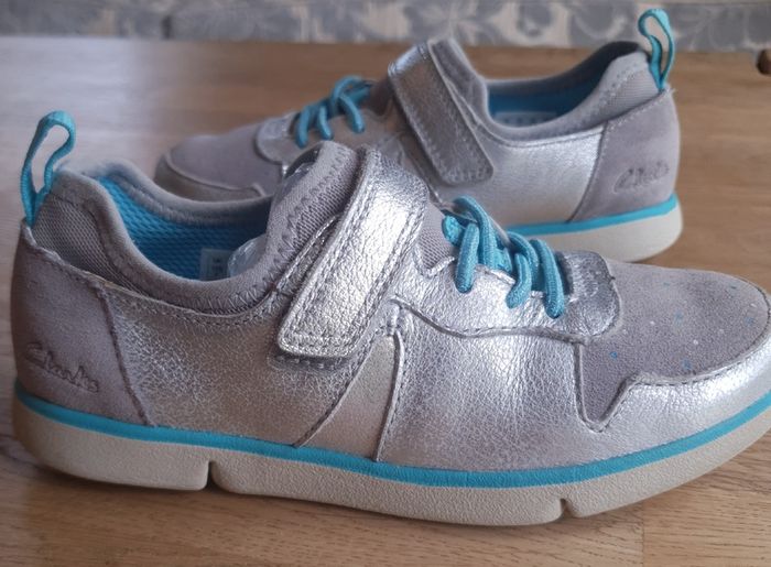 Clarks Fabulous Girls Clarks Silver Trainers Size 11.5 F