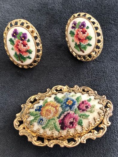 brooch and earrings set