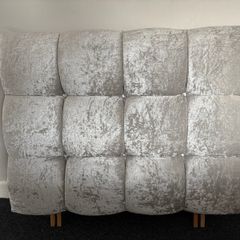 Single bed Velvet headboard