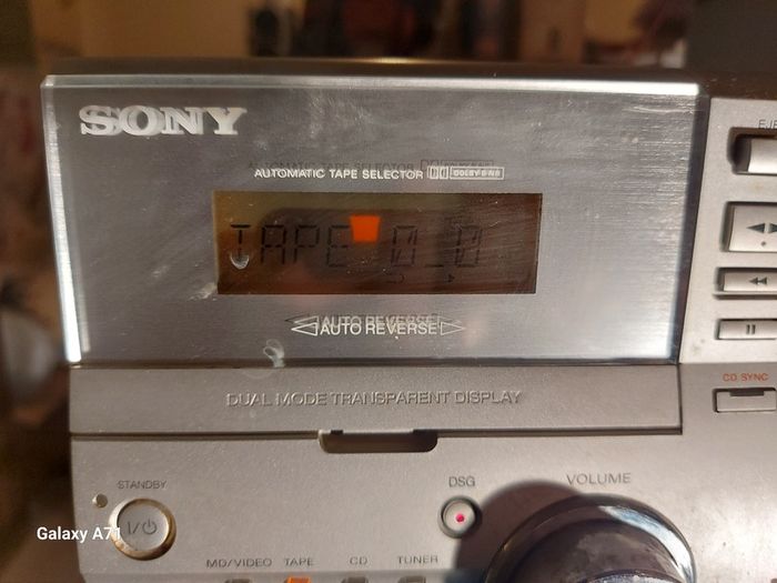 Sony Micro Hifi System Model CMT-CP1, Radio, CD and Tape with Two Philips Speakers Model FWB-C355-01 in excellent condition