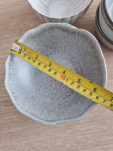 Ceramic small bowls.