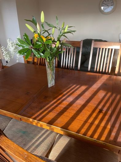 Beautiful long dark Oak Dining table and 8 chairs