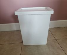Storage container/bin
