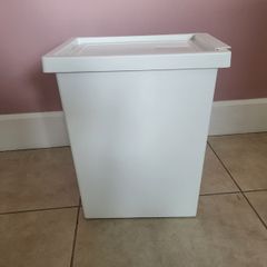 Storage container/bin