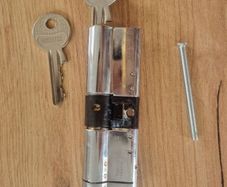 Euro double cylinder lock with 2 x keys