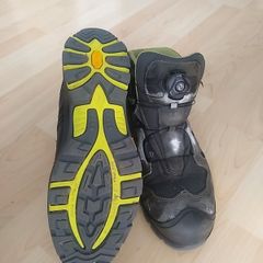 Safety shoes size 12