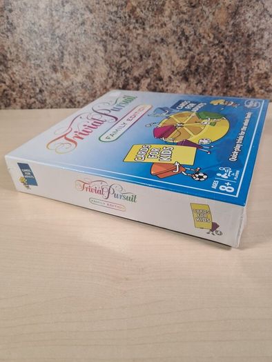 Trivial pursuit family edition board game Hasbro 2017 ages 8+
