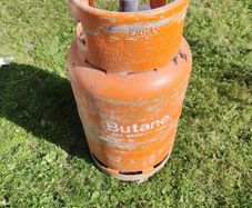 34 Kg empty gas bottle.