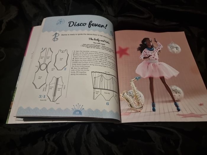 Sewing Clothes for Barbie: 24 stylish outfits for fashion dolls (Paperback)