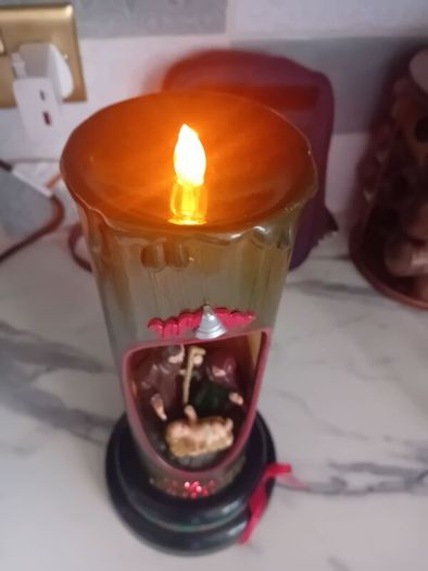 Light Up Christmas  Candle Crib