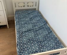Toddler bed