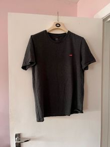 Levi t-shirt