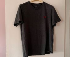 Levi t-shirt
