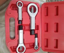 Nut splitter set