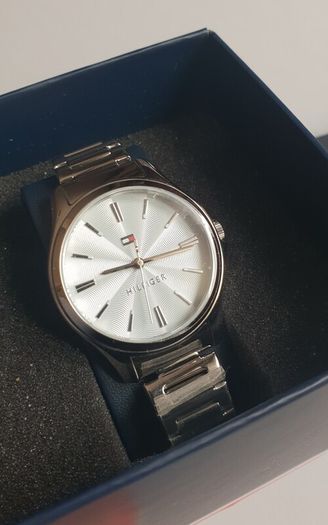 New Ladies Tommy Hilfiger Watch