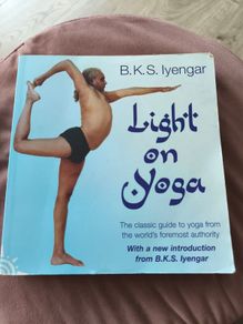B.k.s. Light On Yoga