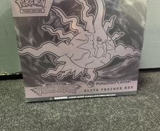Pokemon Pitch Black Pokemon Center ETB