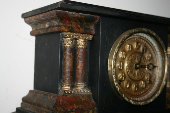 Vintage Clock (in working order )