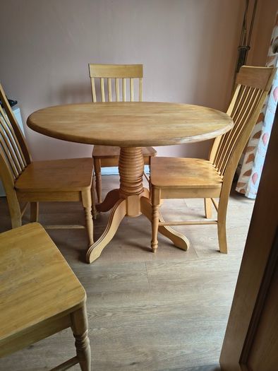 Kitchen table and 4 chairs