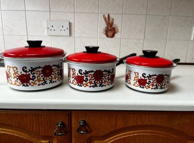 Vintage cooking  pots