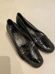 womens shoes loafers black lacquered leather size 5.5