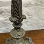 Early Edwardian oil lamp with cast metal base. Image 5