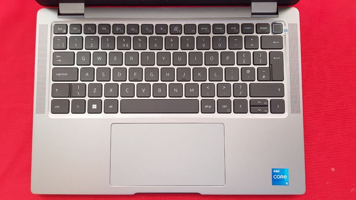 Dell Latitude 7340, i5 Cpu (13th gen), 16 GB Ram, 512 GB Storage (SSD).