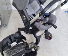 Doona car seat with isofix