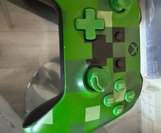 Xbox one Minecraft creeper controller