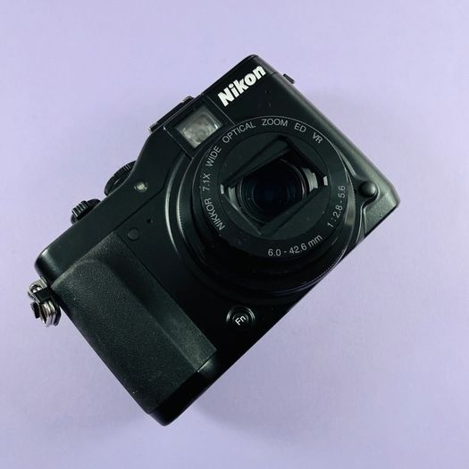 Nikon Coolpix P7000