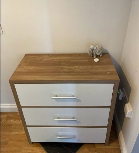 Chest of drawers