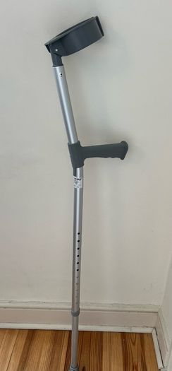 Adjustable Crutch