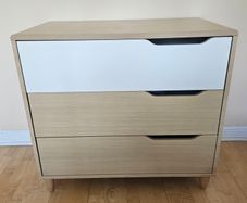 Chest of drawers
