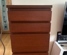 chest of drawers
