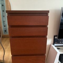 chest of drawers