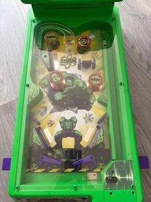 Vintage Marvel Hulk Electronic Pinball machine.