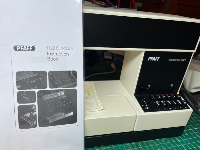 PFAFF tipmatic 1027 Heavy Duty Sewing Machine - Serviced - As New!