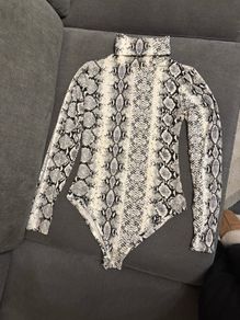 Turtle Neck Long sleeve bodysuit, size 10