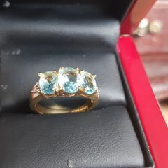 18 Ct Gold ring  with 1.35 carat Aquamarine Gem stone and diamonds