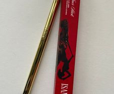 Isamaya Lip liner in shade buck