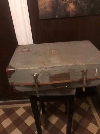 Vintage suitcase x2