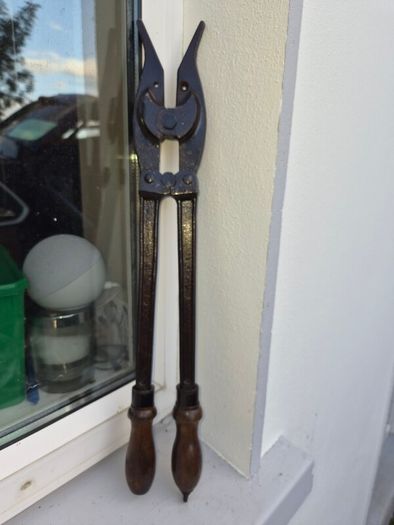 old world war  2 fence  cutters