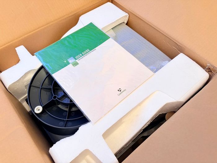 Gateway VX765 | 17" CRT Monitor | New In Box