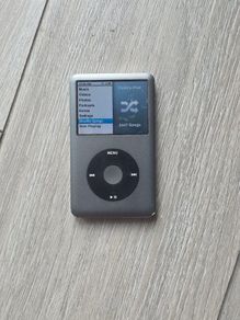 iPod 7th Gen Classic 160gb (Free Post)